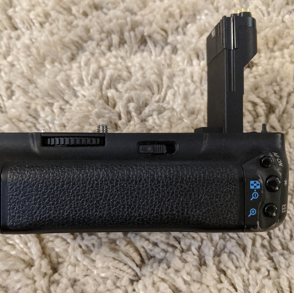 Canon Battery Grip - Picture 5 of 6